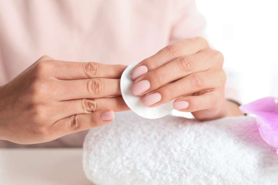 Quitar esmaltado permanente de manos | Calm&Beauty