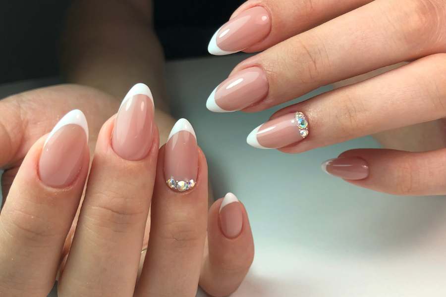 Manicura con pedrería